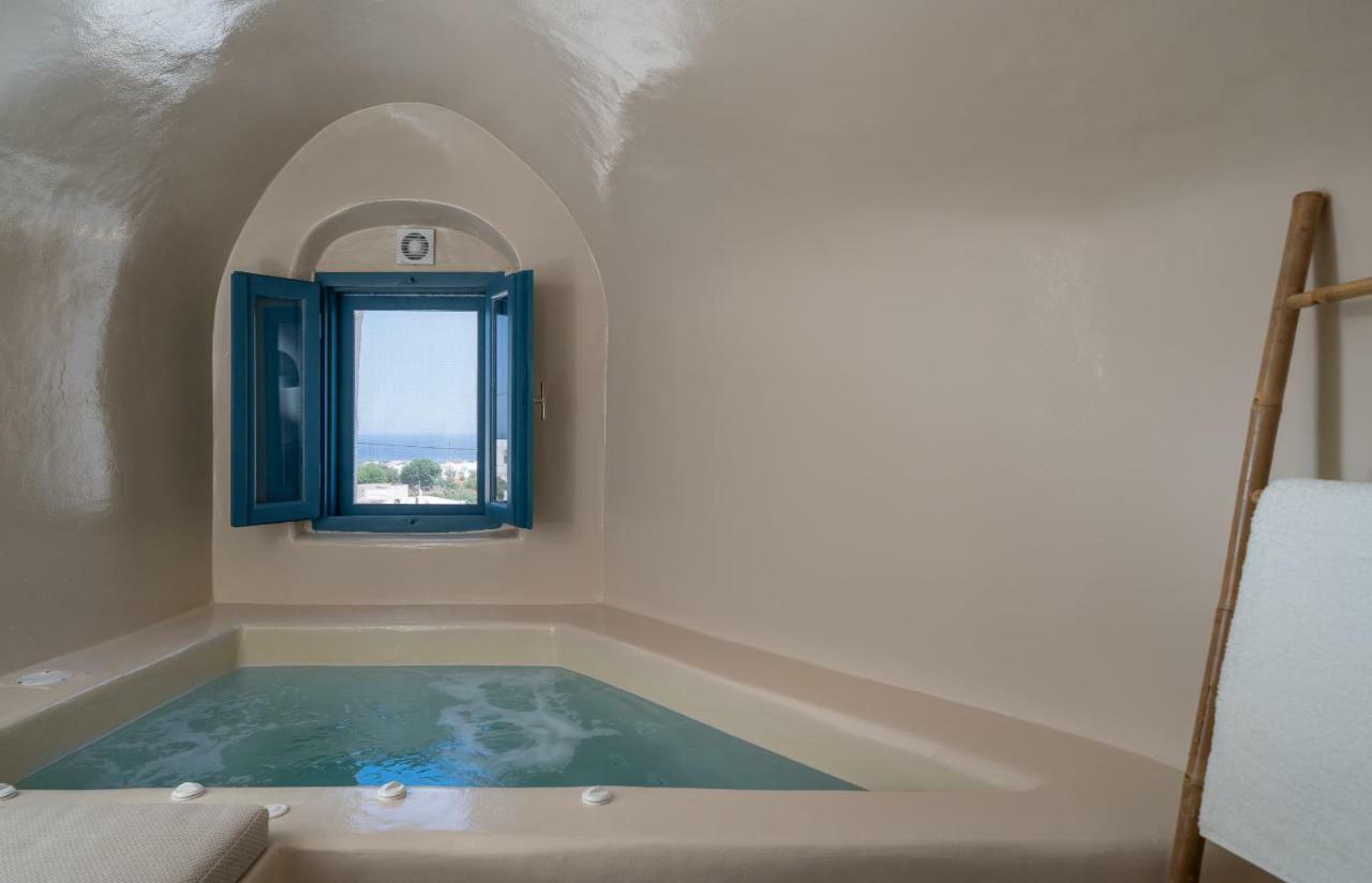 Nalas Suites Emporio  Exterior photo