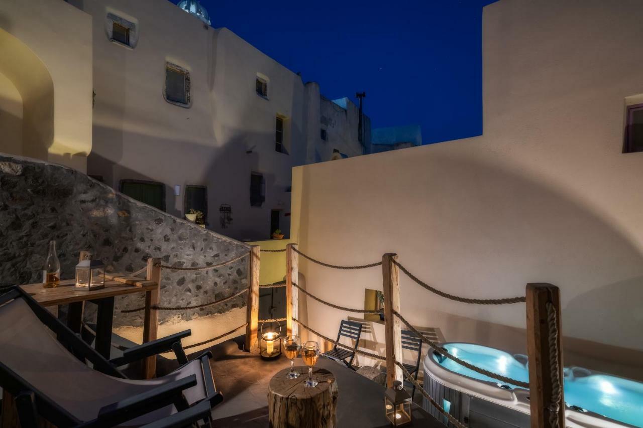 Nalas Suites Emporio  Exterior photo